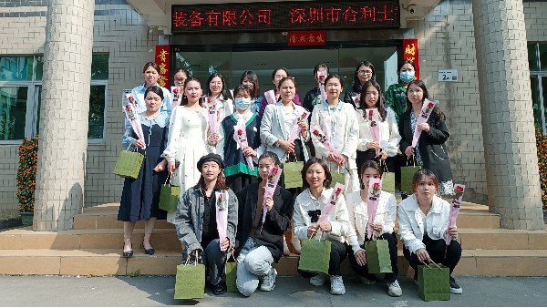 3月8日婦女節(jié)，愿大家顏若桃花，永遠如十八歲美麗可愛。